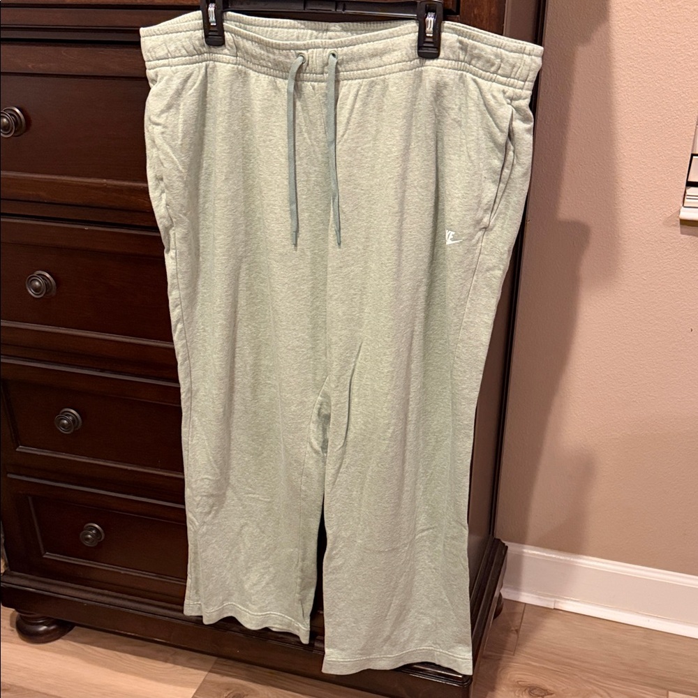 Nike Green Sweatpants